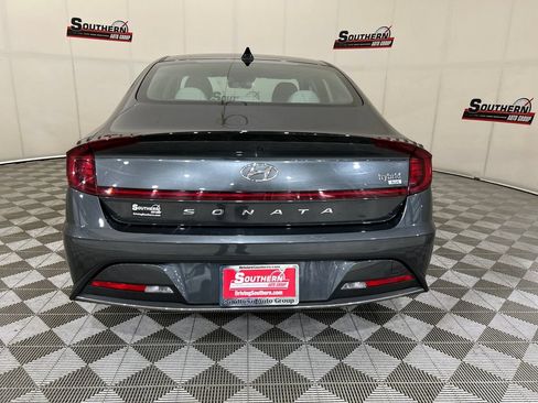 Used 2022 Hyundai Sonata Blue FWD image 4