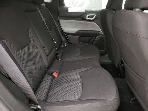 Used 2023 Jeep Compass Sport image 37