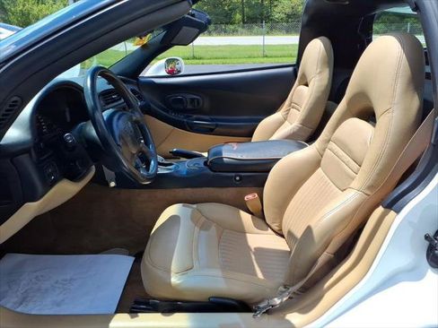 Used 1998 Chevrolet Corvette Coupe w/ Memory Pkg RWD image 8