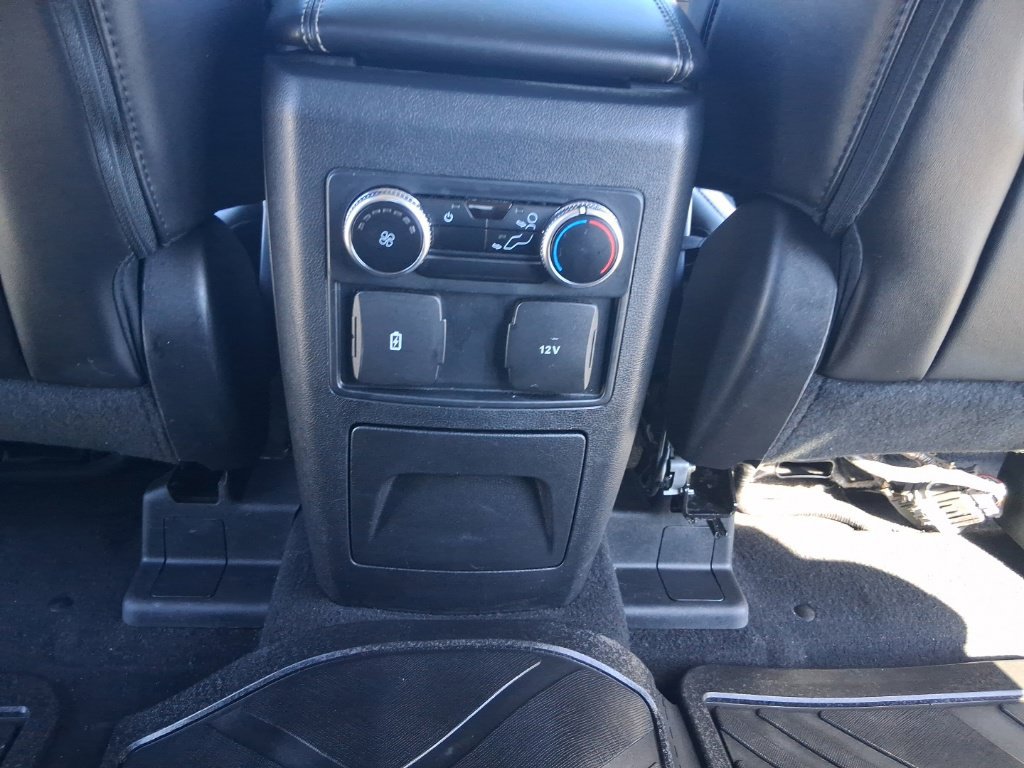 Used 2023 Ford Explorer XLT AWD/4WD image 17