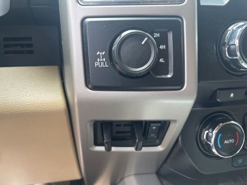 Used 2017 Ford F350 Lariat w/ Lariat Value Package AWD/4WD image 31