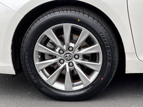 Used 2017 Toyota Camry XLE w/ Convenience Package FWD image 30