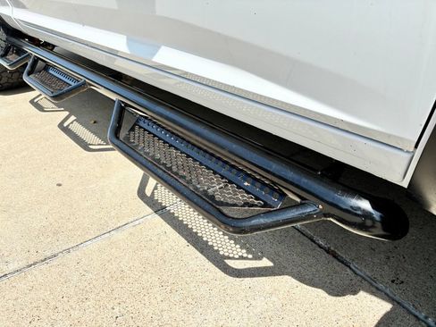 Used 2018 RAM 2500 Tradesman w/ Chrome Appearance Group AWD/4WD image 4