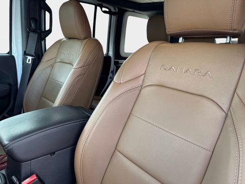 Used 2023 Jeep Wrangler Unlimited Sahara AWD/4WD image 20