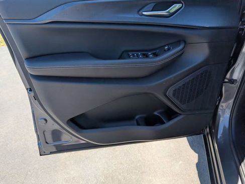 New 2026 Jeep Grand Cherokee L Laredo RWD image 9