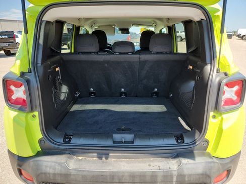 Certified 2017 Jeep Renegade Altitude FWD image 16
