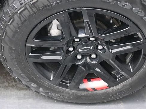 Used 2024 Chevrolet Silverado 1500 RST w/ Redline Edition AWD/4WD image 29