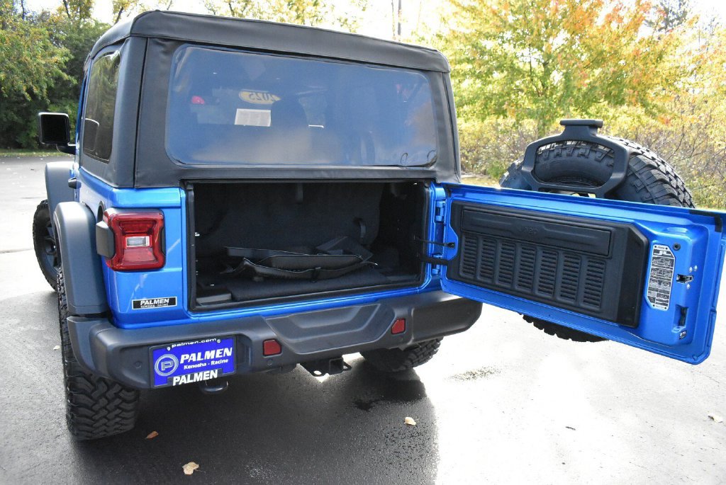 Used 2025 Jeep Wrangler Sport AWD/4WD image 37