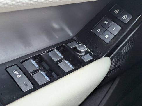 Certified 2023 Land Rover Range Rover Velar R-Dynamic S AWD/4WD image 25