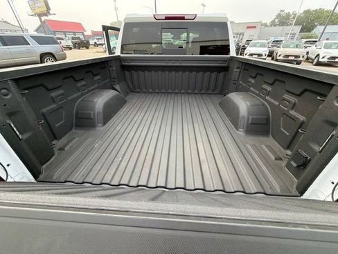 Used 2025 Chevrolet Silverado 1500 LT w/ Safety Package AWD/4WD image 25