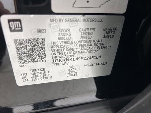Used 2023 GMC Acadia SLE w/ LPO, Floor Liner Package image 28