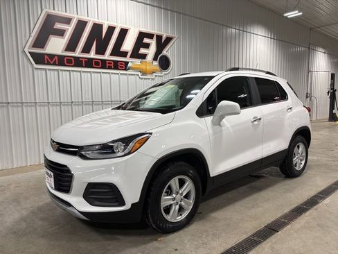 Used 2020 Chevrolet Trax LT w/ Driver Confidence Package image 5