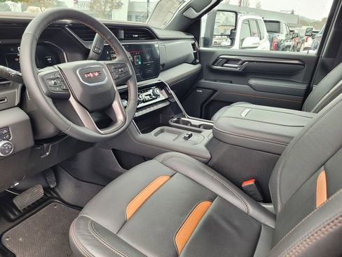 Used 2025 GMC Sierra 2500 AT4 image 12