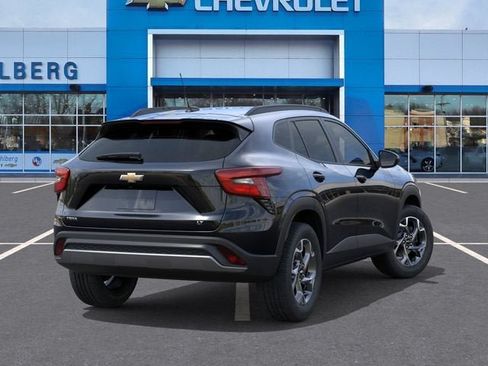 New 2026 Chevrolet Trax LT w/ Driver Confidence Package FWD image 4