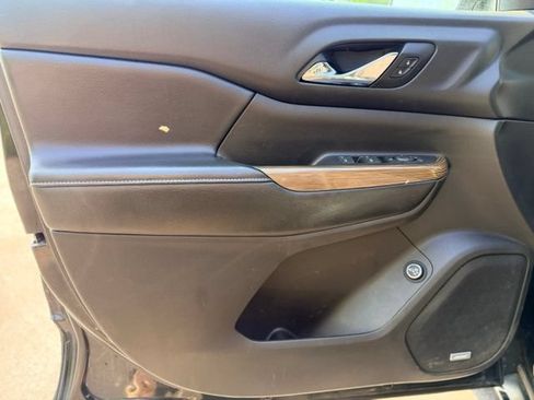 Used 2017 GMC Acadia SLE AWD/4WD image 19