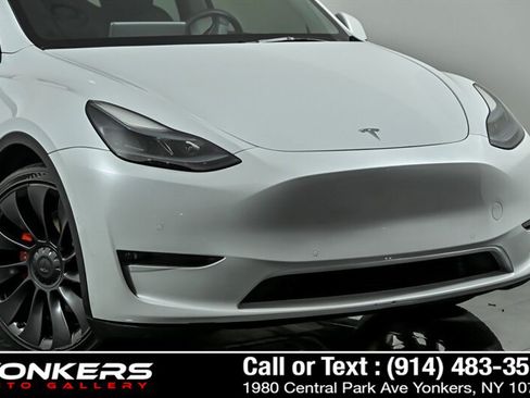 Used 2022 Tesla Model Y Performance AWD/4WD image 3