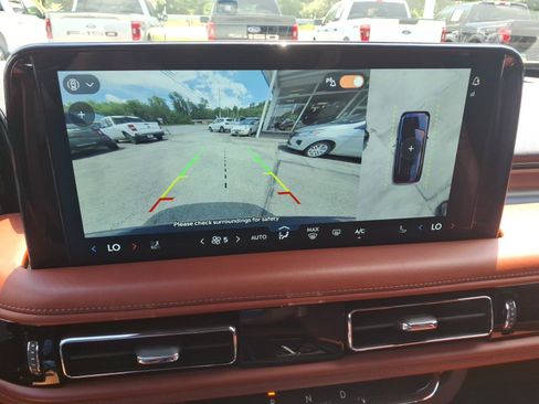 Used 2025 Lincoln Aviator Reserve AWD/4WD image 11