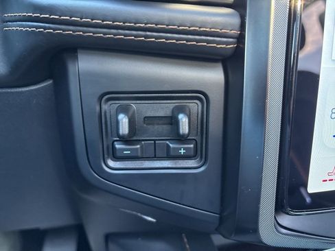 Used 2023 Ford Expedition Max Platinum image 33