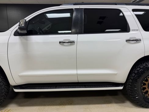 Used 2010 Toyota Sequoia Limited AWD/4WD image 13