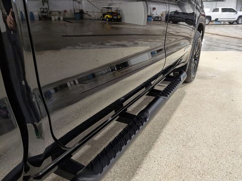 Used 2025 GMC Sierra 1500 Elevation image 10