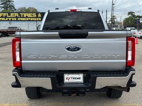 Used 2024 Ford F250 XLT image 3