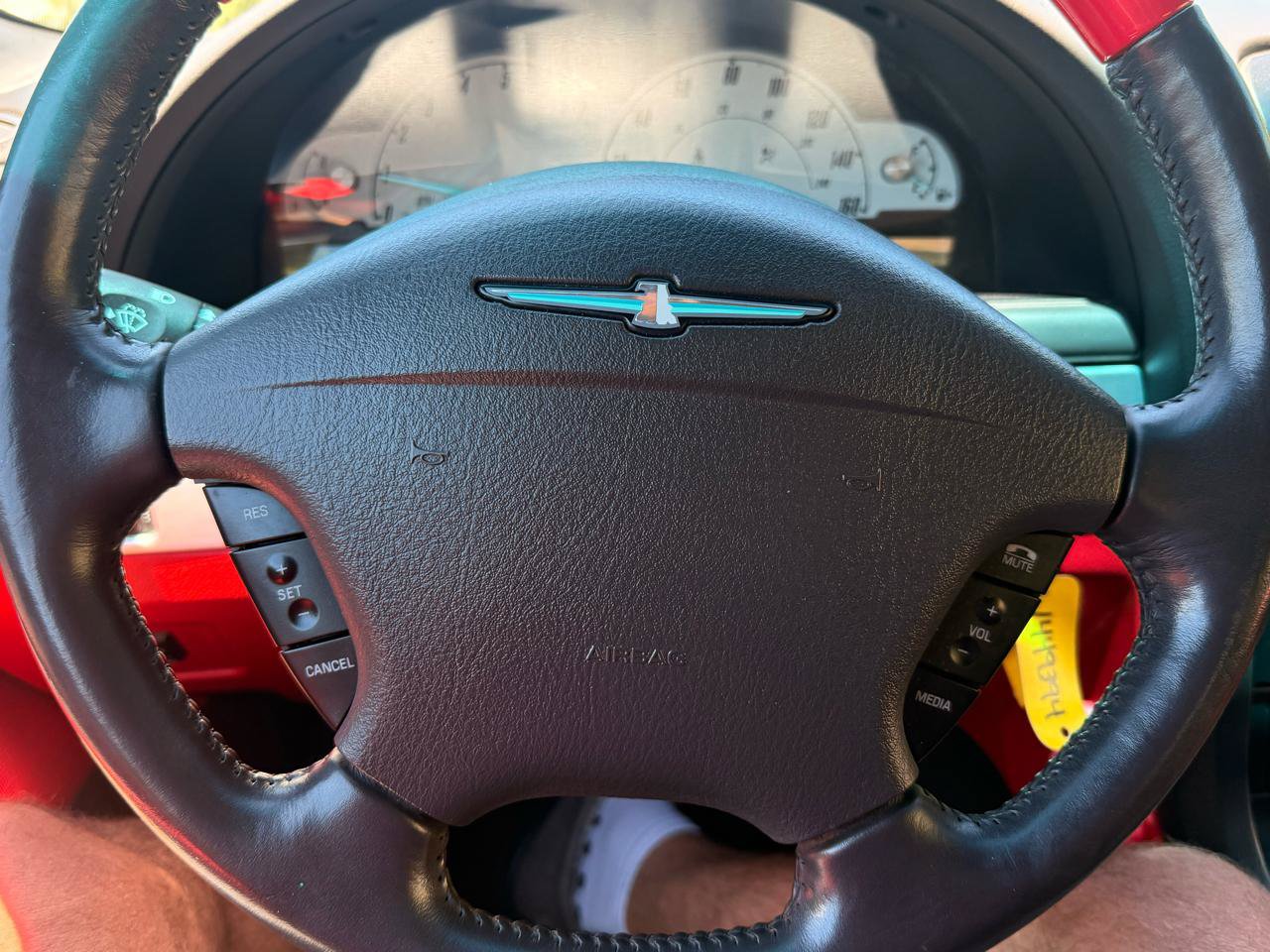 Used 2002 Ford Thunderbird RWD image 2