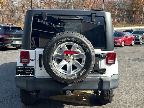 Used 2017 Jeep Wrangler Unlimited Sahara w/ Connectivity Group image 4