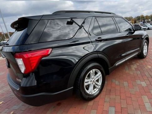 Used 2022 Ford Explorer XLT w/ Equipment Group 202A image 9