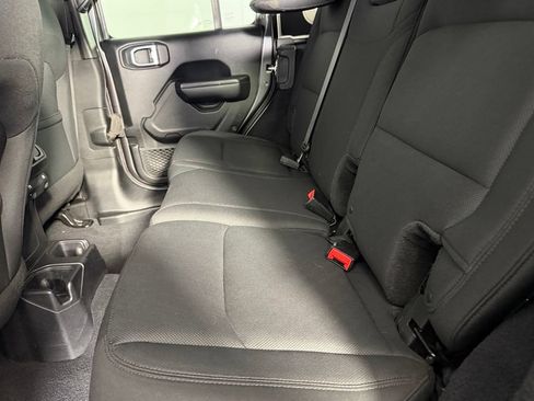 Used 2018 Jeep Wrangler Unlimited Sport S AWD/4WD image 25