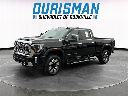 Used 2025 GMC Sierra 2500 Denali image 2