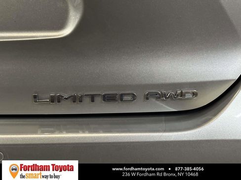 Used 2023 Toyota Highlander Limited image 12
