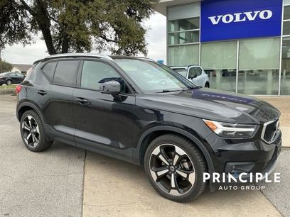 Used 2019 Volvo XC40 T5 Momentum