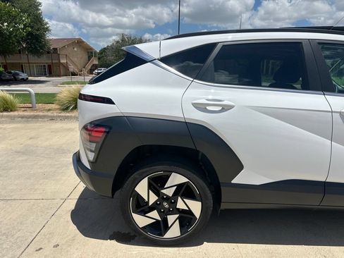 Used 2024 Hyundai Kona Limited AWD/4WD image 21