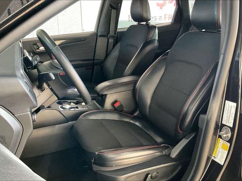 Used 2025 Ford Escape ST-Line FWD image 3
