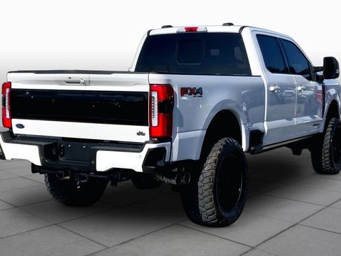 Used 2025 Ford F250 Platinum w/ FX4 Off-Road Package AWD/4WD image 13