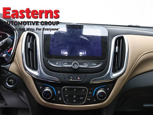 Used 2022 Chevrolet Equinox Premier AWD/4WD image 12