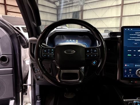 Used 2022 Ford Expedition Max Platinum AWD/4WD image 33