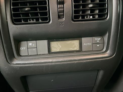 Used 2017 Nissan Pathfinder SV FWD image 24