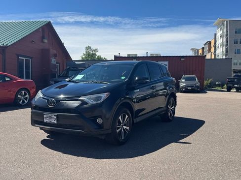 Used 2018 Toyota RAV4 XLE AWD/4WD image 7
