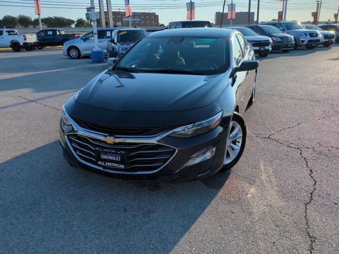 Used 2025 Chevrolet Malibu LT FWD image 1