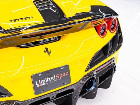 Used 2021 Ferrari F8 Tributo RWD image 31
