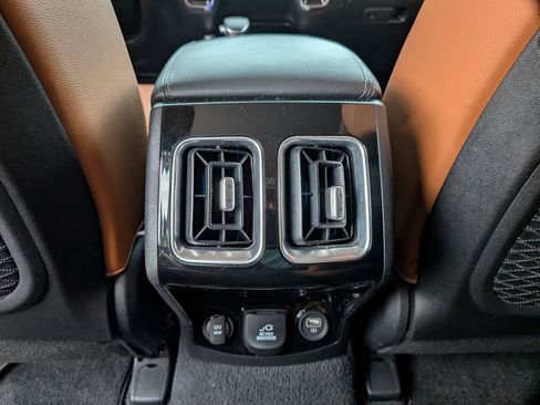 Used 2023 Kia Sorento SX Prestige AWD/4WD image 35
