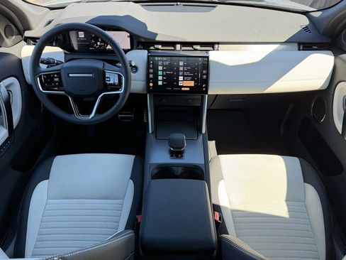 Certified 2025 Land Rover Discovery Sport Dynamic SE image 20