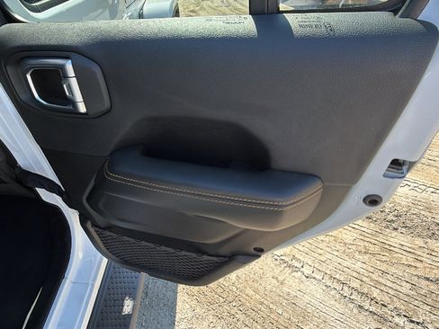 Used 2025 Jeep Wrangler Sahara w/ Safety Group image 19