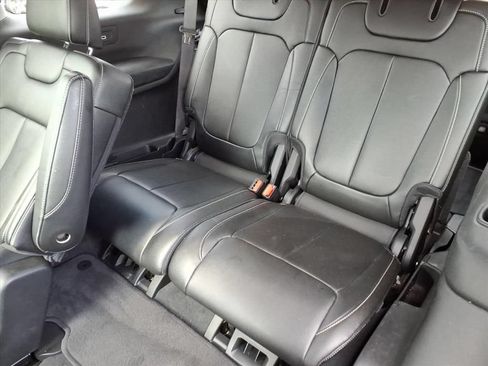 Used 2023 Jeep Grand Cherokee L Limited AWD/4WD image 16