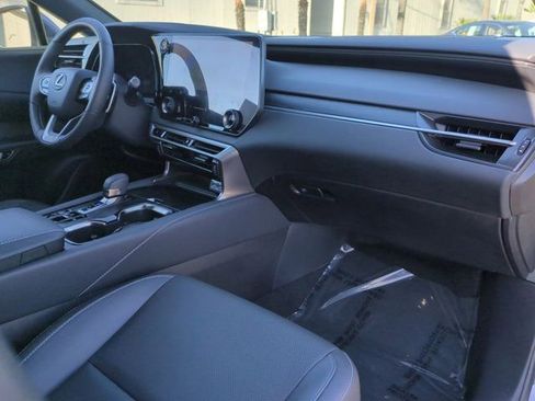 Used 2025 Lexus RX 350h w/ Convenience Package image 36