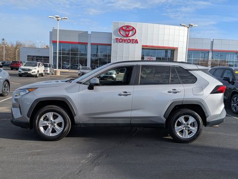 Used 2021 Toyota RAV4 XLE image 5