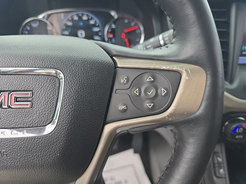 Used 2017 GMC Acadia Denali w/ Technology Package FWD image 18