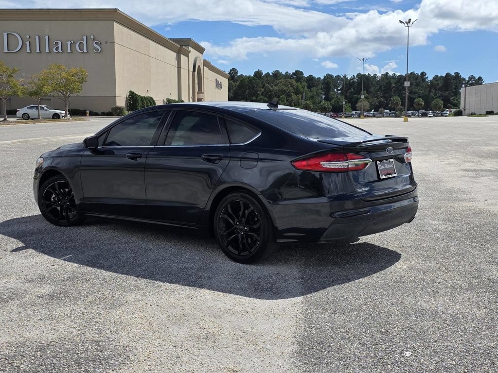 Used 2020 Ford Fusion SE w/ Equipment Group 151A FWD image 4
