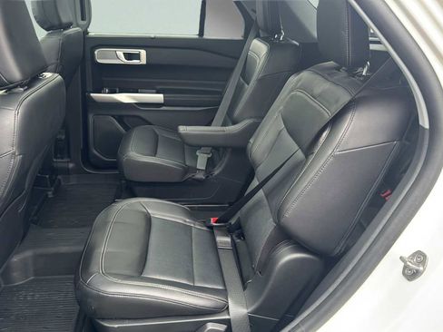 Used 2022 Ford Explorer Limited w/ Equipment Group 301A image 34